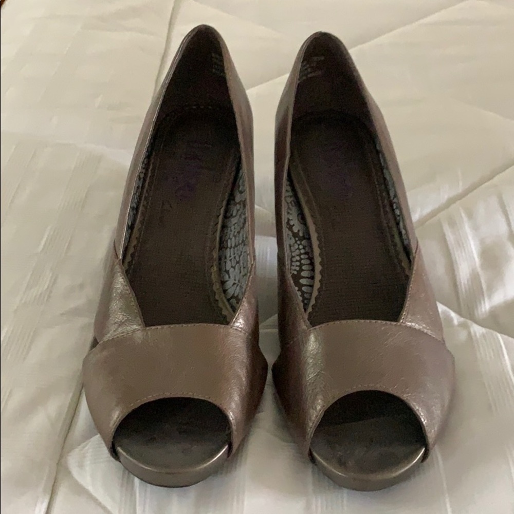 Clark’s grey-brown 3” heels size 8.5